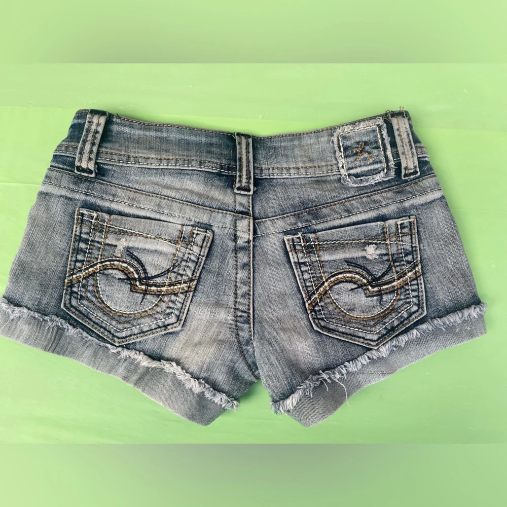 LOW RISE VINTAGE HYDRAULIC Women's Distressed Denim Shorts  SIZE 0 JUNIORS - Picture 2 of 12
